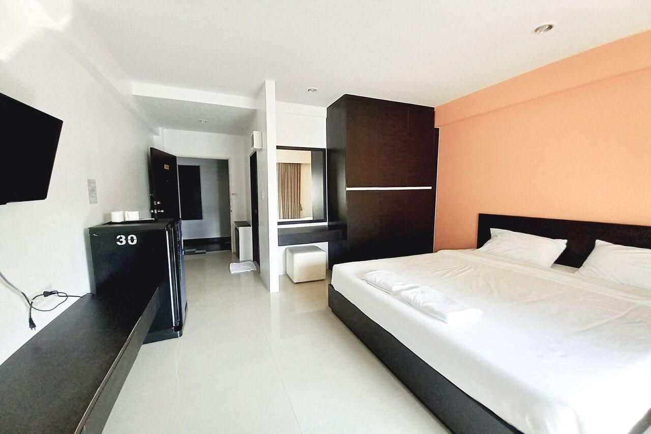 Ruan Plaisoi Apartment Бангкок Экстерьер фото