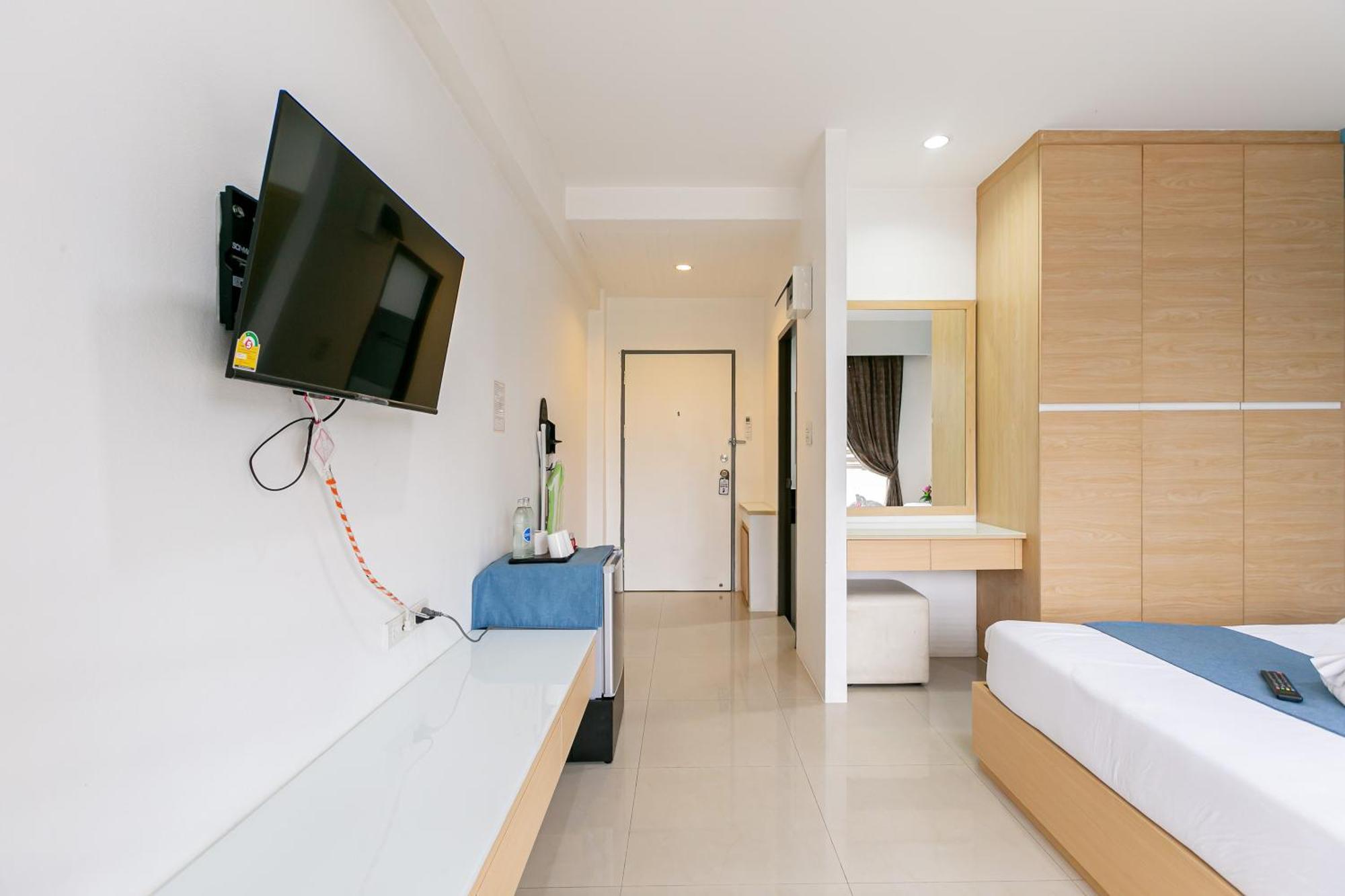 Ruan Plaisoi Apartment Бангкок Экстерьер фото